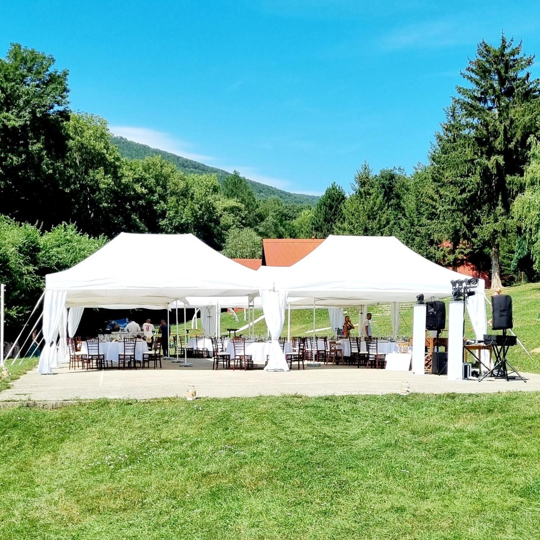 Záruby Resort Smolenice Exterior foto
